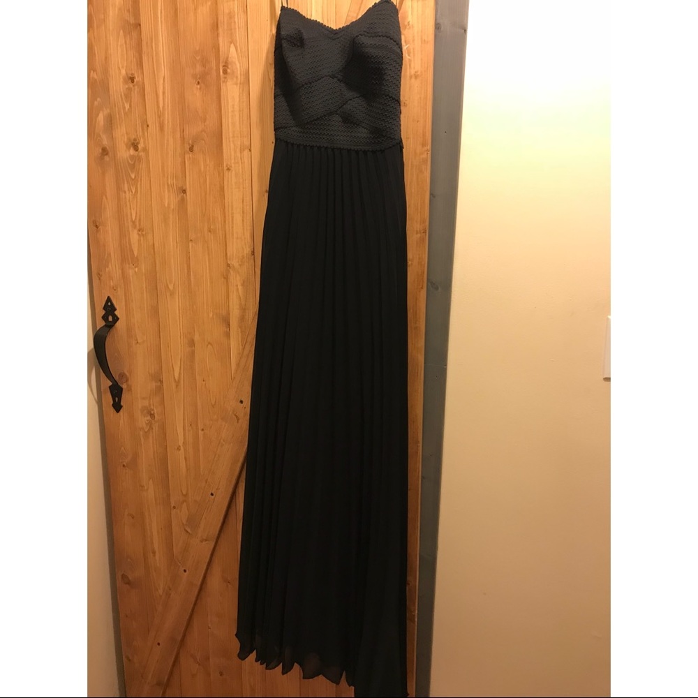 Black sleeveless maxi